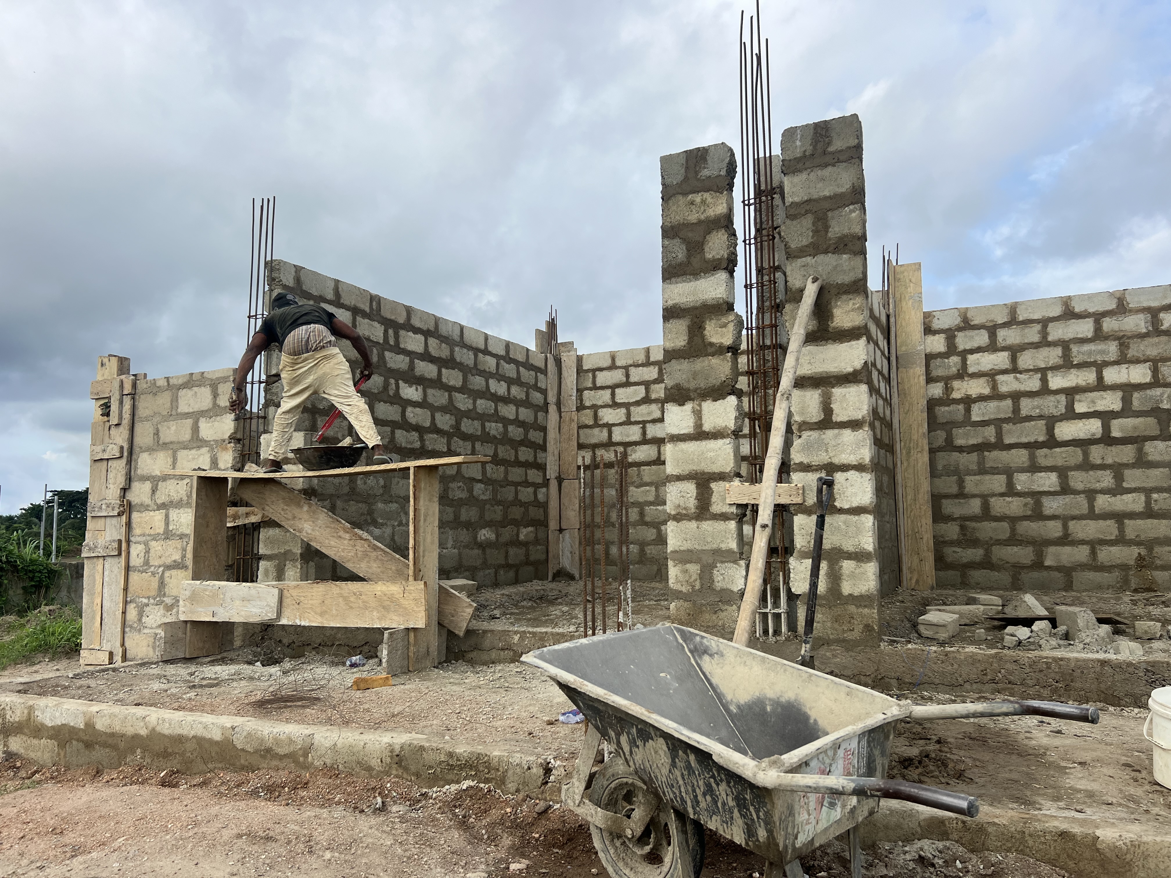 Adeiso Fencewall & Shops